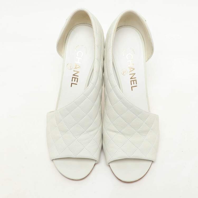Pre Owned Chanel White Quilted Leather CC Open Toe Pumps Size 38