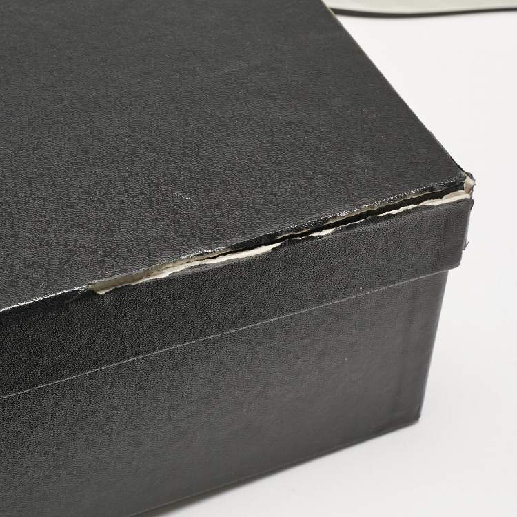 Pre Owned Chanel Off White/Black Leather CC Snow Boots Size 41