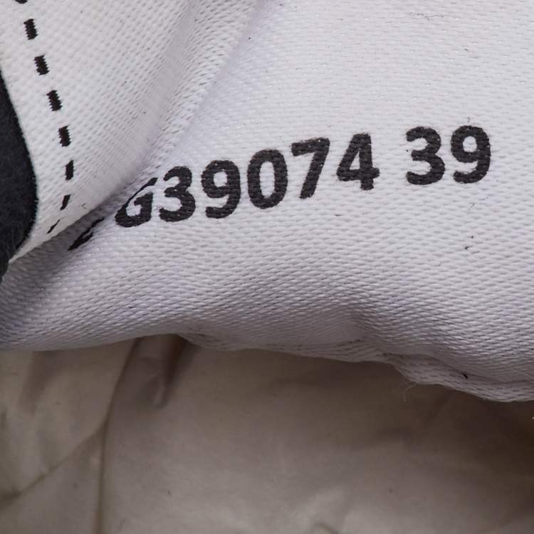 Pre Owned Chanel Navy Blue/White Suede and Fabric CC Logo Low Top Sneakers Size 39