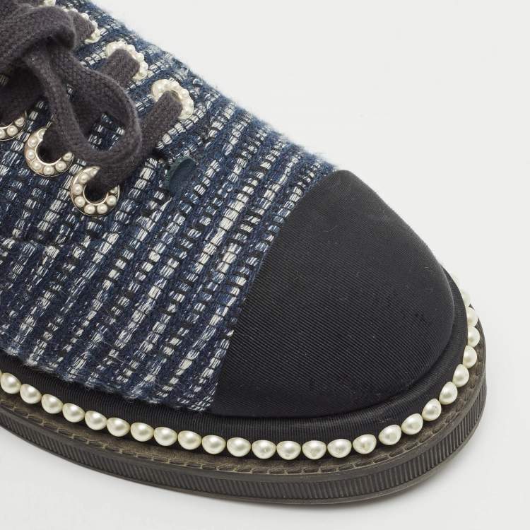 Pre Owned Chanel Black/Navy Blue Canvas and Tweed Grosgrain Lace Up Sneakers Size 38