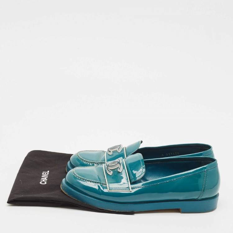 Pre Owned Chanel Teal Green Patent Leather CC Slip On Loafers Size 38.5