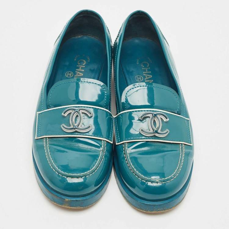 Pre Owned Chanel Teal Green Patent Leather CC Slip On Loafers Size 38.5