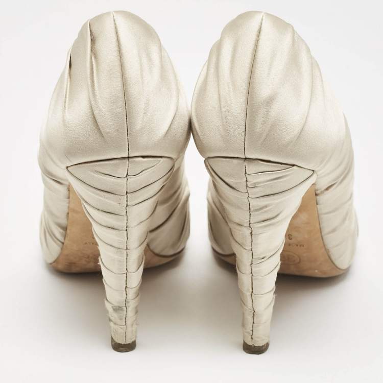 Pre Owned Chanel Light Grey Ruched Satin CC Pumps Size 37.5