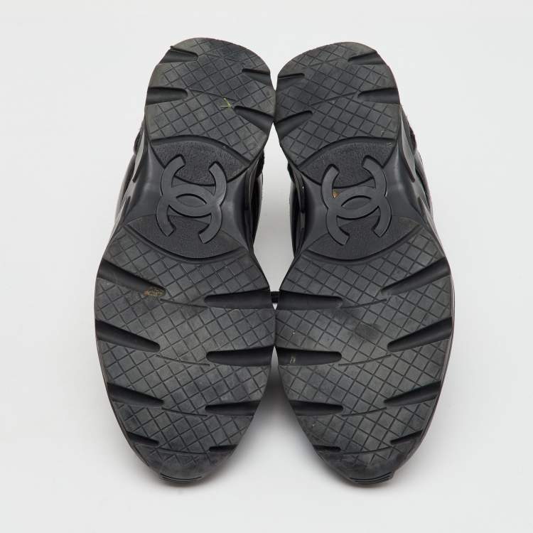 Pre Owned Chanel Black Leather and Tweed CC Low Top Sneakers Size 41