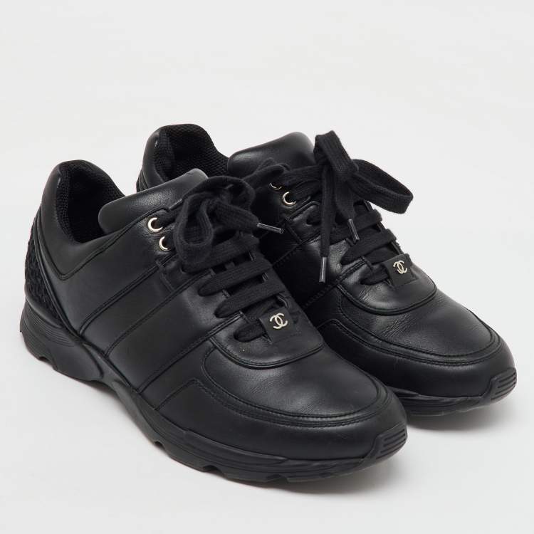 Pre Owned Chanel Black Leather and Tweed CC Low Top Sneakers Size 41