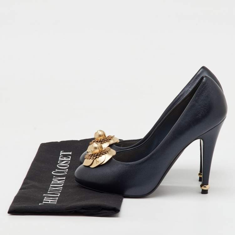 Pre Owned Chanel Black/Gold Leather CC Camelia Round Toe Pumps Size 37.5