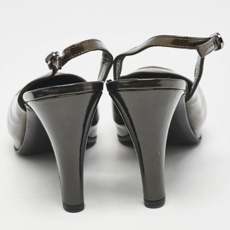 Pre Owned Chanel Grey/Black Patent Cap Toe CC Bow Slingback Pumps Size 39.5