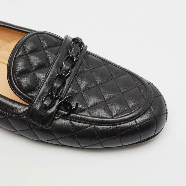 Pre Owned Chanel Black Quilted Leather CC Chain Link Slip On Loafers Size 39