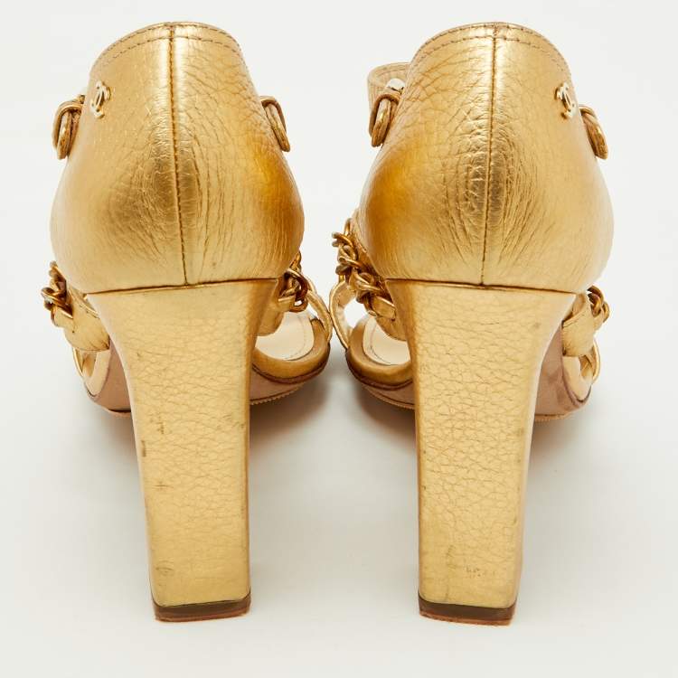 Pre Owned Chanel Metallic Gold Leather Strappy Chain Link Detail CC Sandals Size 39