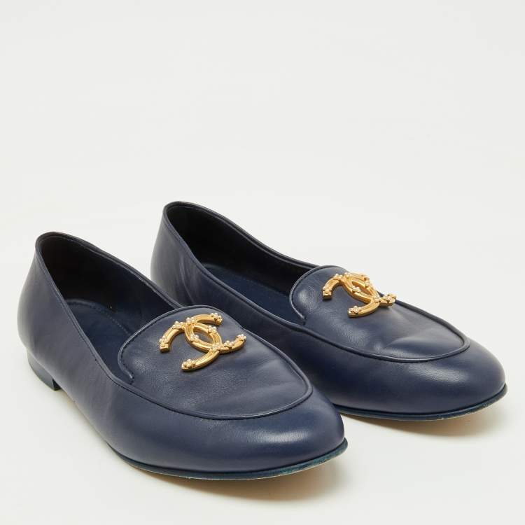 Pre Owned Chanel Navy Blue Leather CC Logo Slip On Loafers Size 40