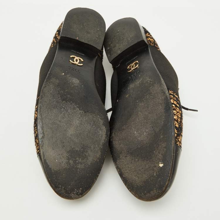 Pre Owned Chanel Black/Gold Tweed and Patent CC Cap Toe Lace Up Derby Size 39.5