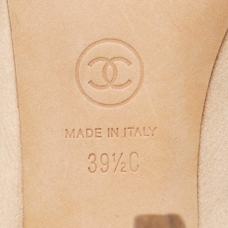 Pre Owned Chanel Beige/Black Satin CC Slingback Pumps Size 39.5
