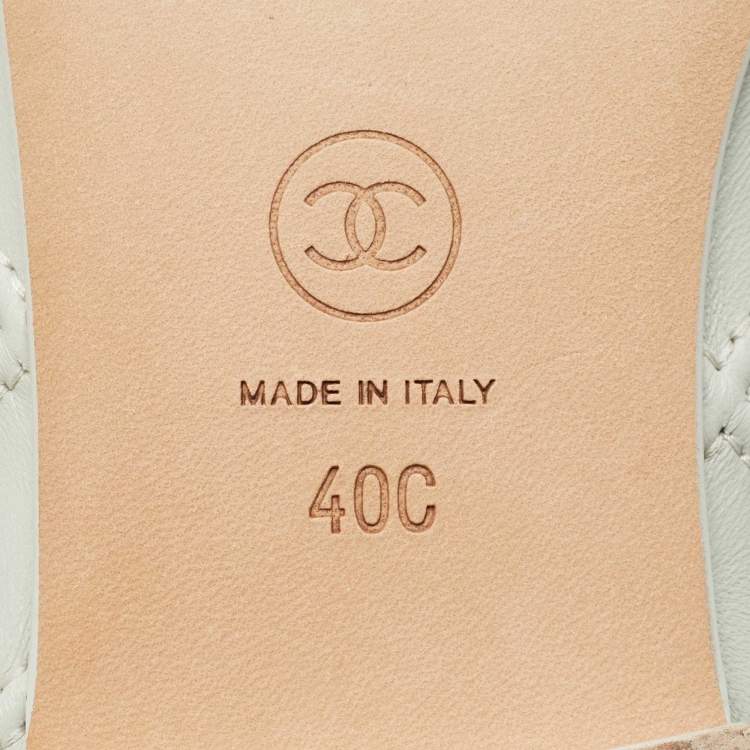 Pre Owned Chanel Grey/White Quilted Caviar Leather CC Ballet Flats Size 40