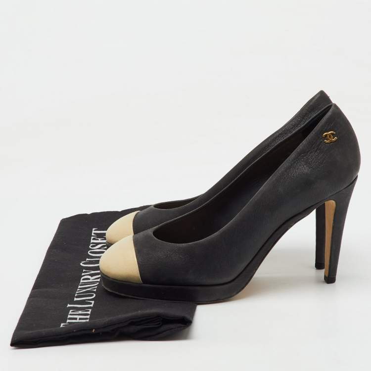 Pre Owned Chanel Black/Beige Nubuck Leather CC Cap Toe Platform Pumps Size 37.5