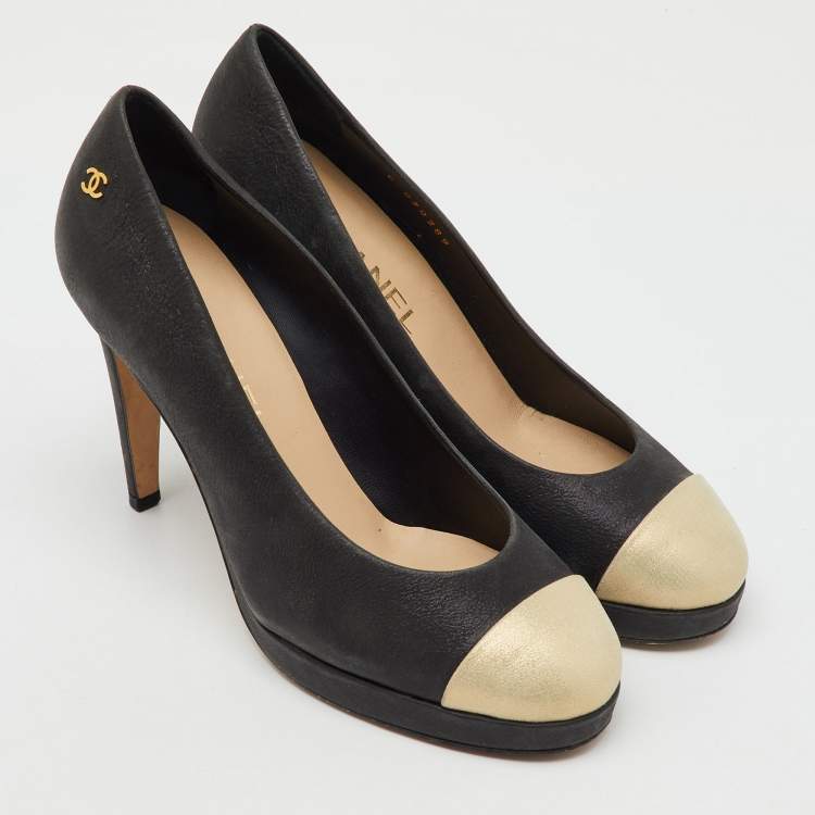 Pre Owned Chanel Black/Beige Nubuck Leather CC Cap Toe Platform Pumps Size 37.5