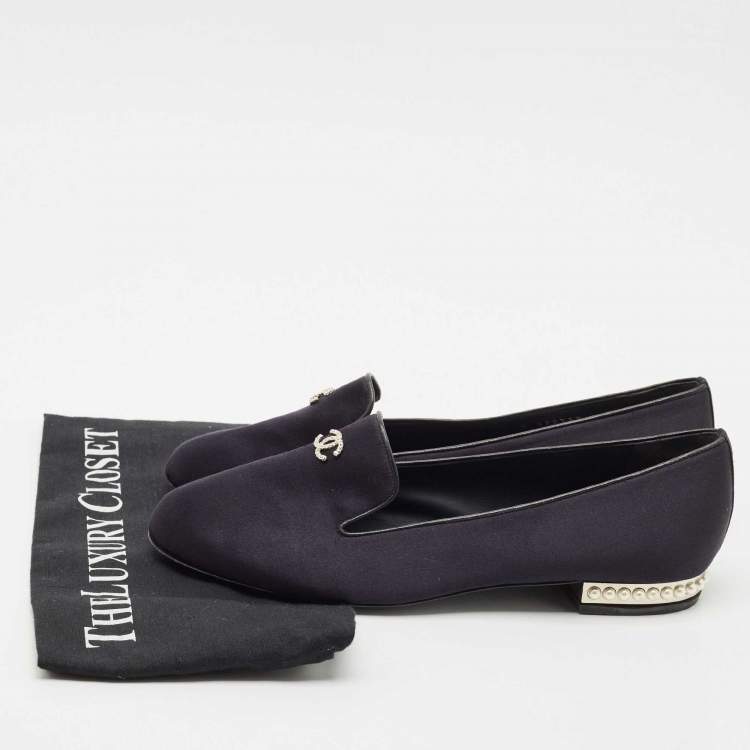 Pre Owned Chanel Navy Blue Satin CC Pearl Embellished Smoking Slippers Size 40