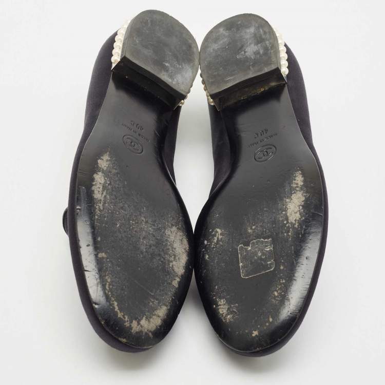 Pre Owned Chanel Navy Blue Satin CC Pearl Embellished Smoking Slippers Size 40