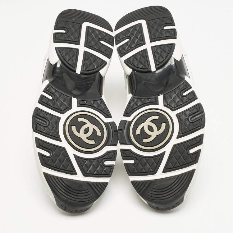 Pre Owned Chanel White/Silver Suede and Tweed CC Sneakers Size 37.5