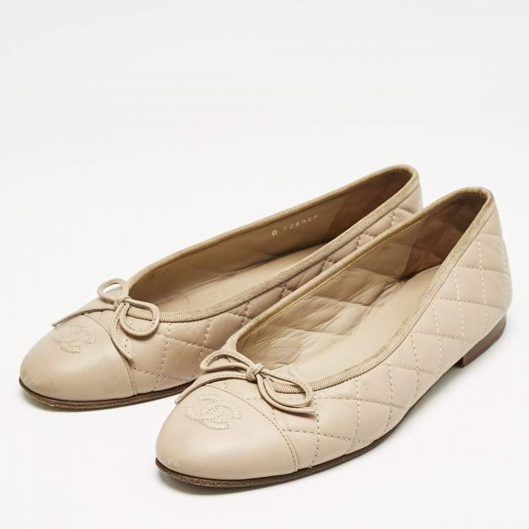 Pre Owned Chanel Beige Quilted Leather CC Bow Ballet Flats Size 37.5