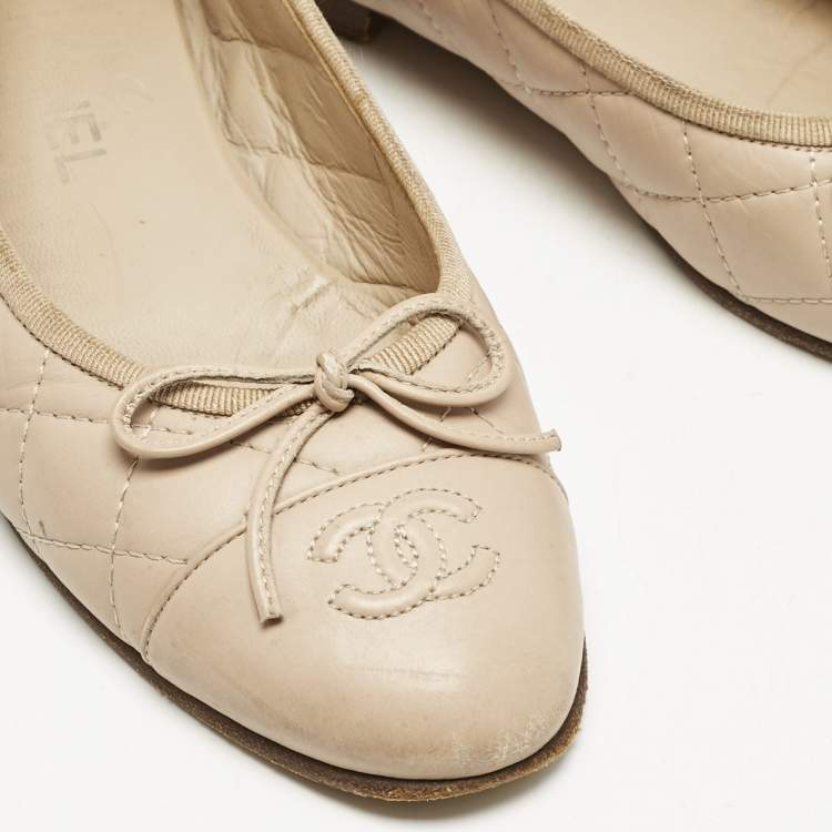Pre Owned Chanel Beige Quilted Leather CC Bow Ballet Flats Size 37.5