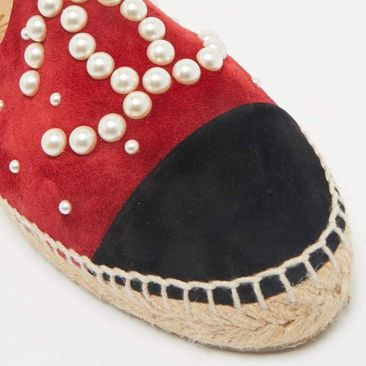 Pre Owned Chanel Red/Black Suede Faux Pearl CC Cap Toe Espadrille Flats Size 36