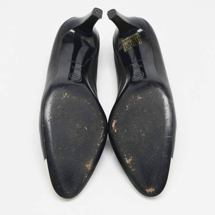Pre Owned Chanel Black/White Leather Bow CC Cap Toe Pumps Size 37.5