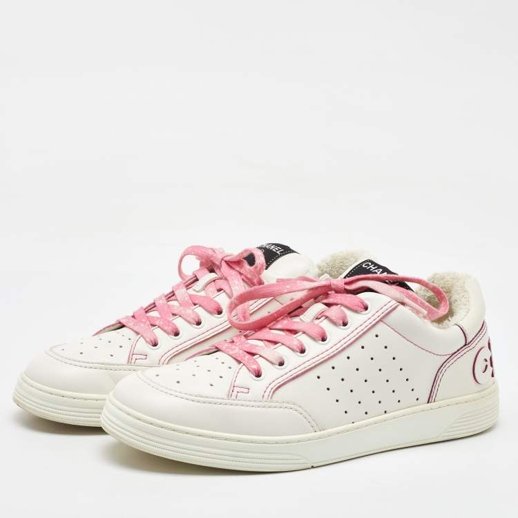 Pre Owned Chanel White Perforated Leather 21P Logo Low Top Sneakers Size 41.5