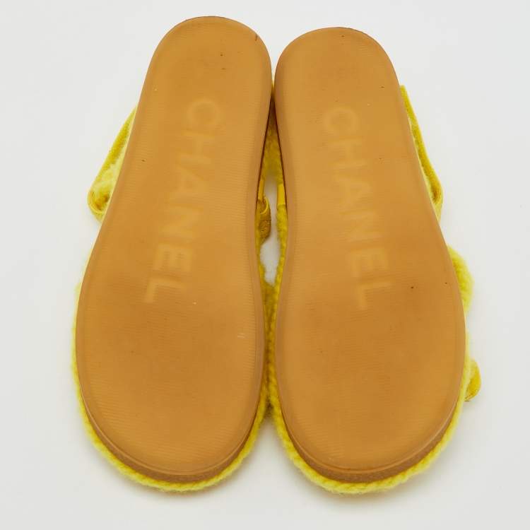 Pre Owned Chanel Yellow Leather CC Dad Flat Sandals Size 41