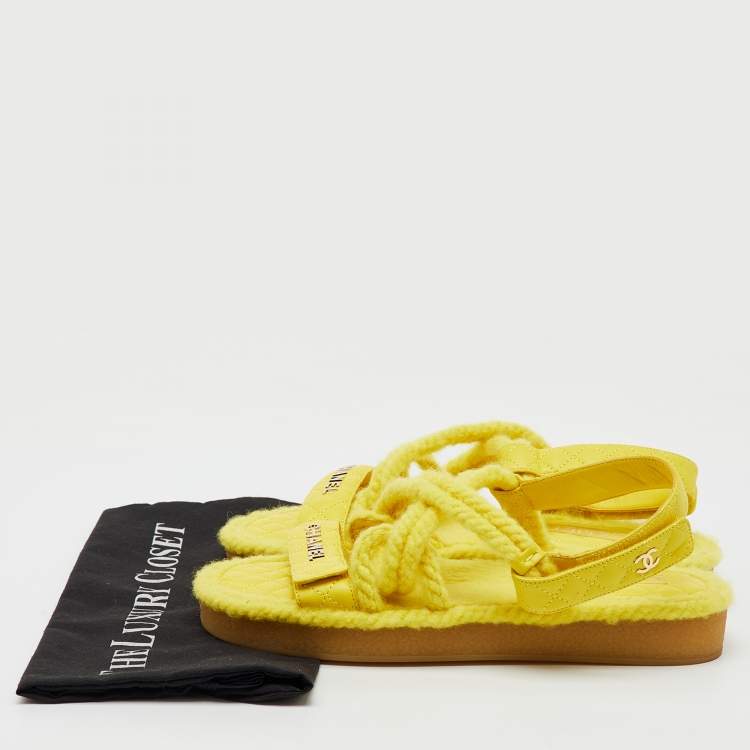 Pre Owned Chanel Yellow Leather CC Dad Flat Sandals Size 41