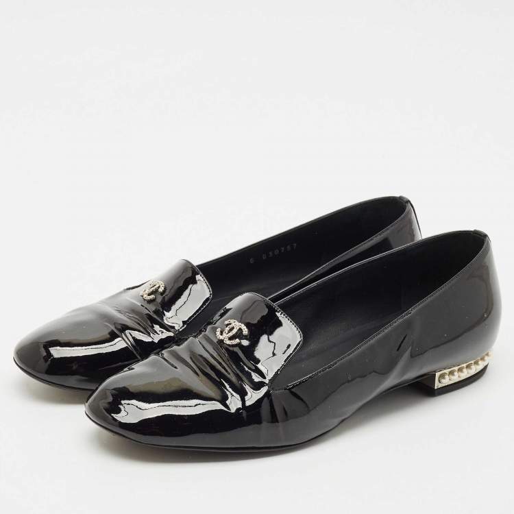Pre Owned Chanel Black Patent Leather CC Pearl Embellished Ballet Flats Size 39