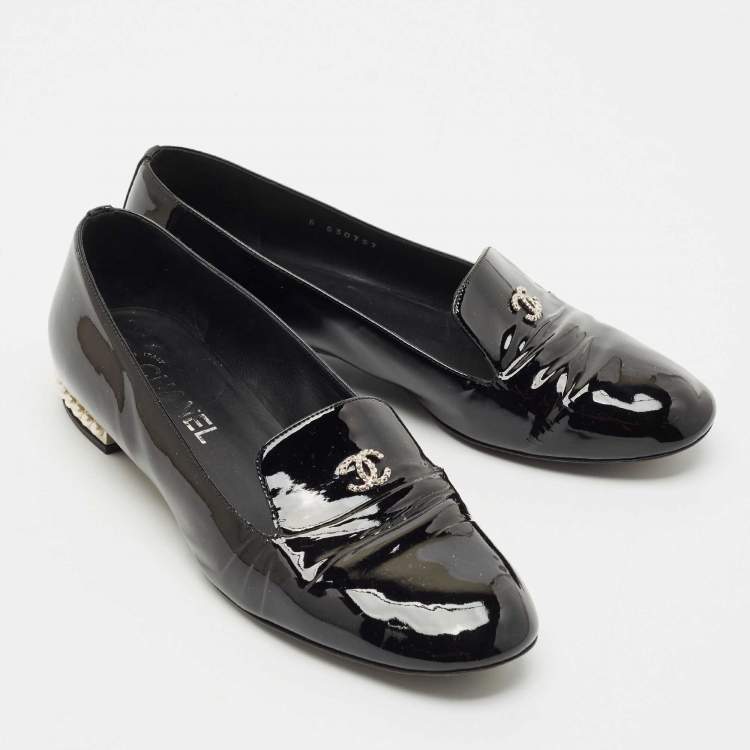 Pre Owned Chanel Black Patent Leather CC Pearl Embellished Ballet Flats Size 39