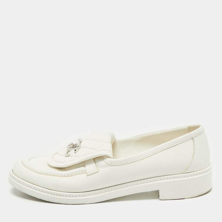 Pre Owned Chanel White Quilted Leather CC Flap Turnlock Loafers Size 41