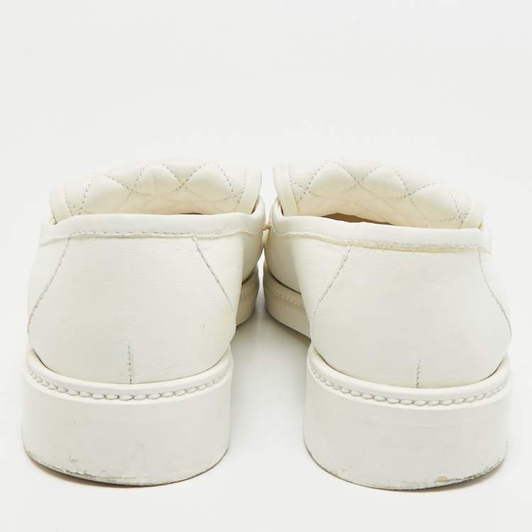 Pre Owned Chanel White Quilted Leather CC Flap Turnlock Loafers Size 41