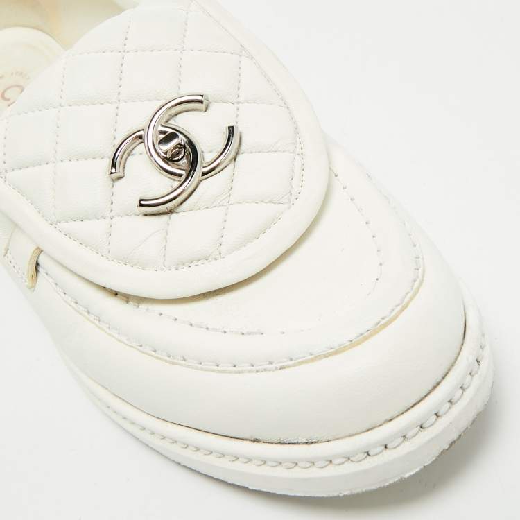 Pre Owned Chanel White Quilted Leather CC Flap Turnlock Loafers Size 41