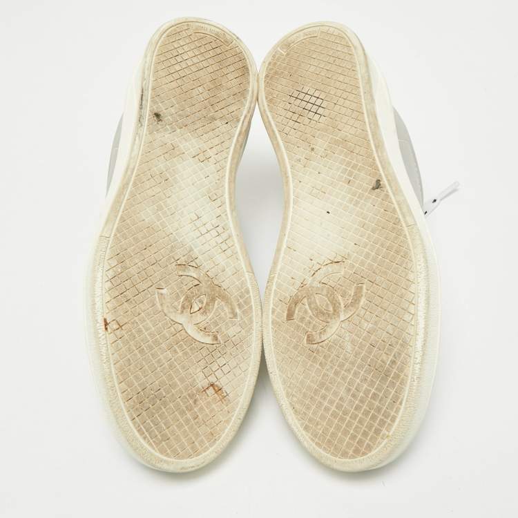 Pre Owned Chanel Grey/White Leather Weekender Sneakers Size 37.5