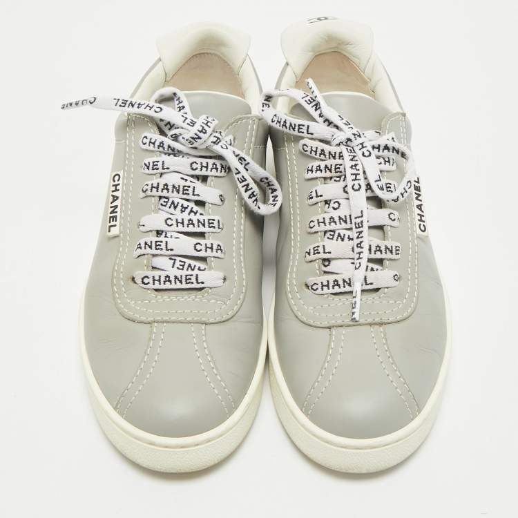 Pre Owned Chanel Grey/White Leather Weekender Sneakers Size 37.5
