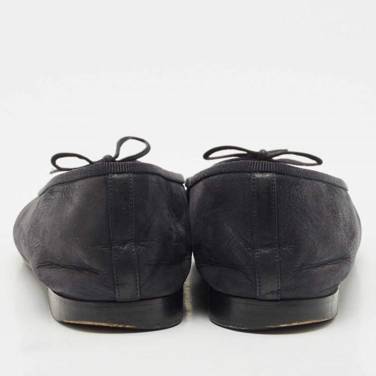 Pre Owned Chanel Navy Blue Leather CC Cap Toe Bow Ballet Flats Size 39