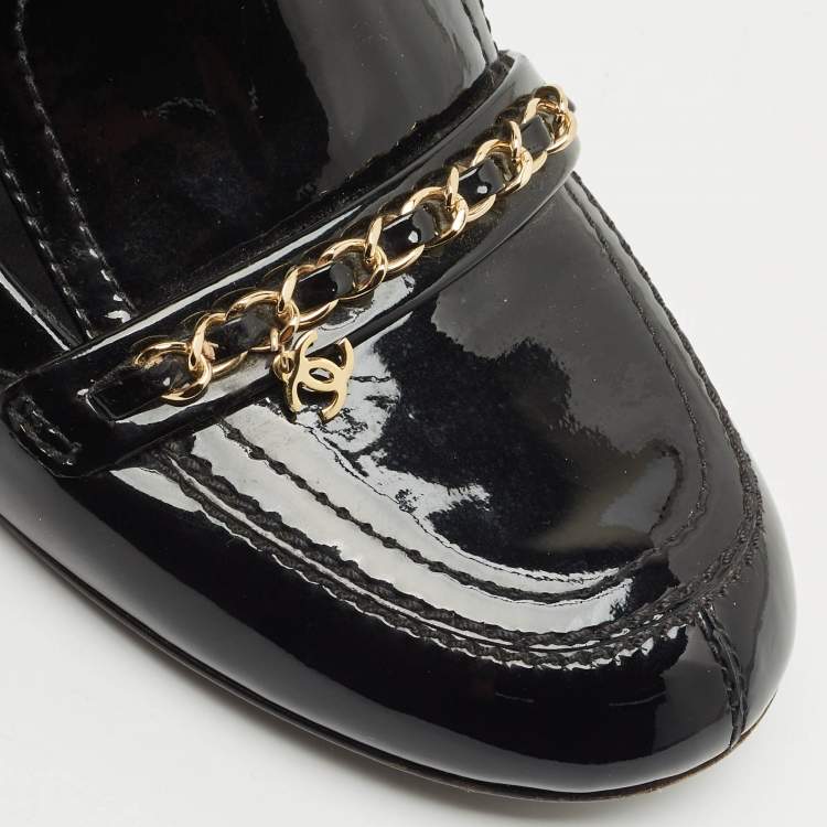 Pre Owned Chanel Black Patent Leather CC Slip On Loafers Size 39