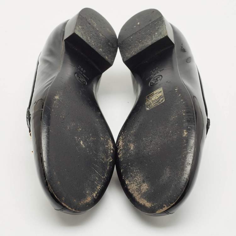 Pre Owned Chanel Black Patent Leather CC Slip On Loafers Size 39