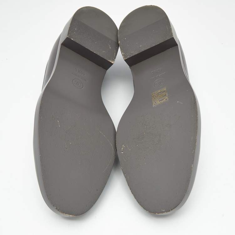 Pre Owned Chanel Grey Leather CC Slip On Loafers Size 40.5