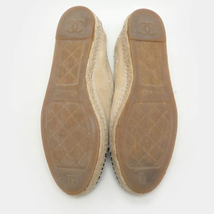 Pre Owned Chanel Beige/Black Suede CC Cap Toe Embellished Espadrille Flats Size 41