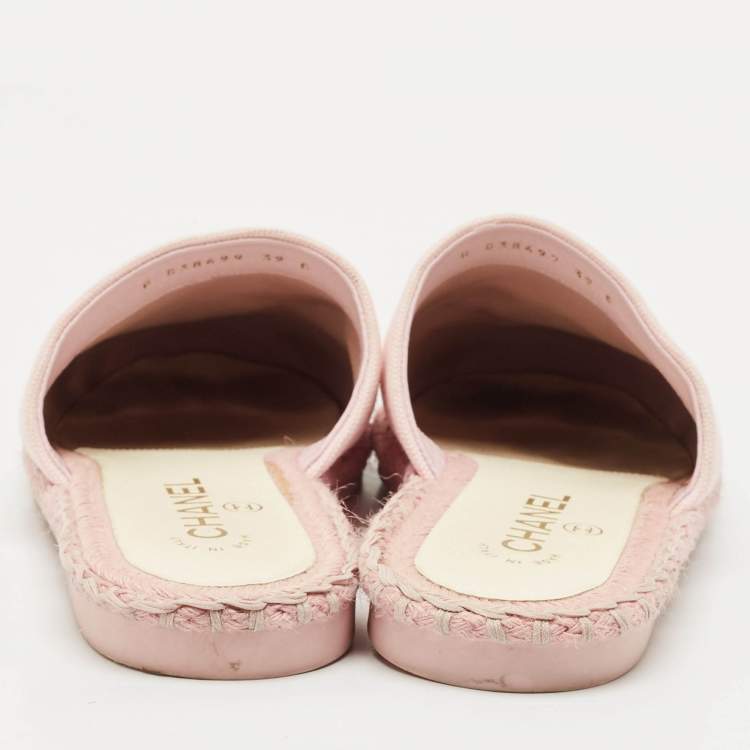 Pre Owned Chanel Pink Canvas CC Cap Toe Espadrille Mules Size 39