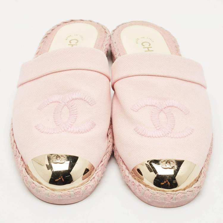 Pre Owned Chanel Pink Canvas CC Cap Toe Espadrille Mules Size 39