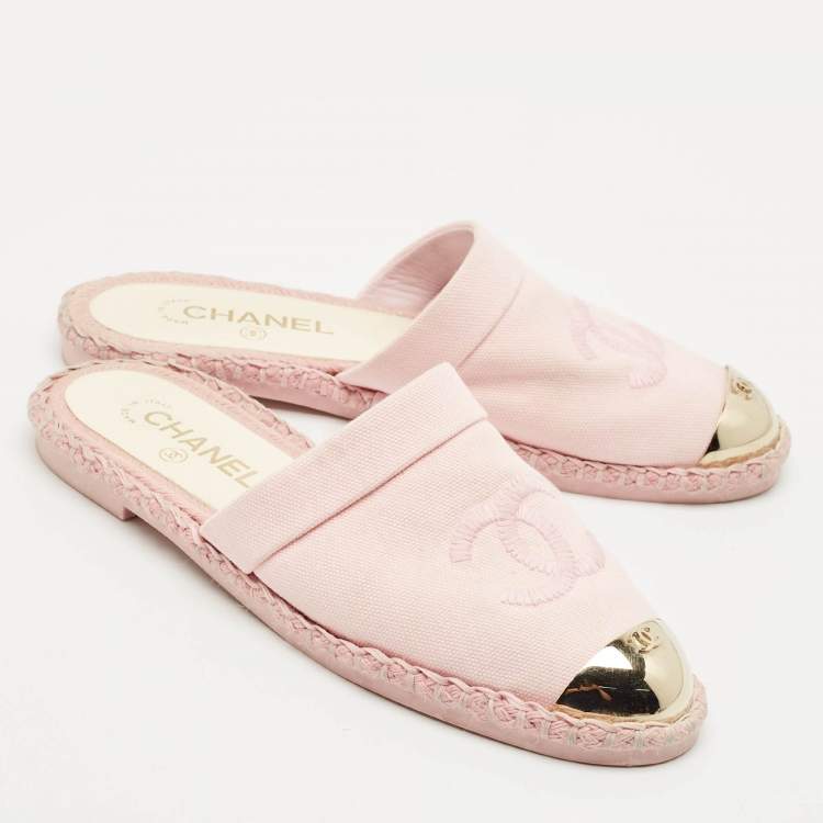 Pre Owned Chanel Pink Canvas CC Cap Toe Espadrille Mules Size 39