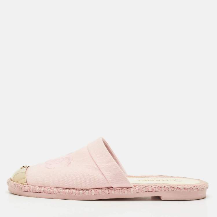 Pre Owned Chanel Pink Canvas CC Cap Toe Espadrille Mules Size 39
