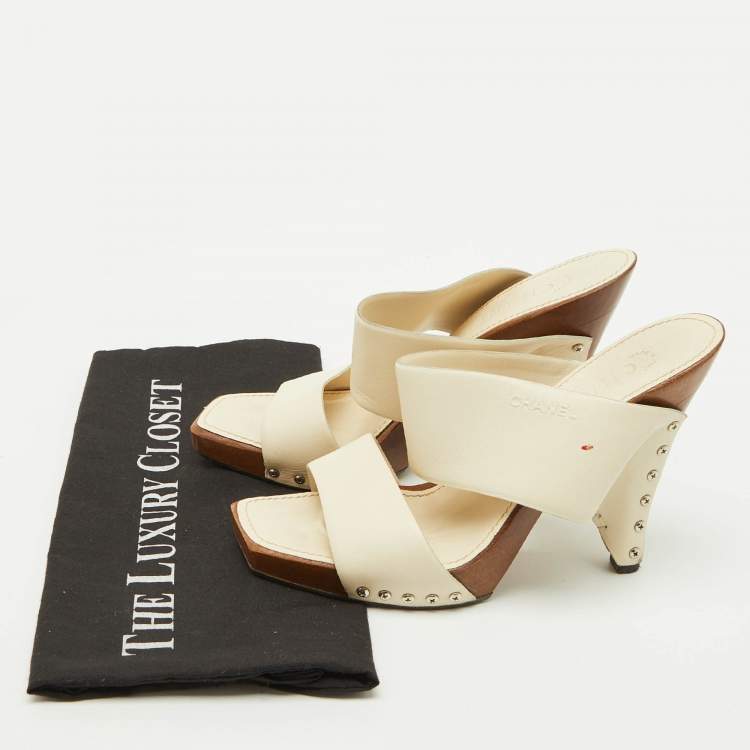 Pre Owned Chanel Off White Leather Platform Slide Sandals Size 39