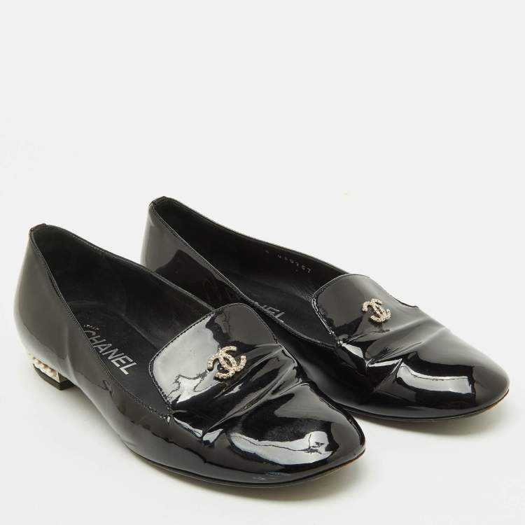 Pre Owned Chanel Black Patent Leather CC Faux Pearl Smoking Slippers Size 36.5