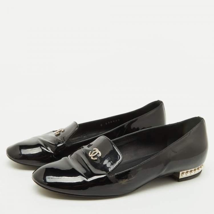 Pre Owned Chanel Black Patent Leather CC Faux Pearl Smoking Slippers Size 36.5