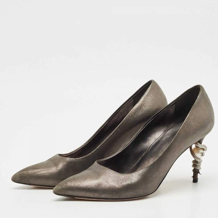 Pre Owned Chanel Metallic Grey Leather Snake Embellished Heel Pumps Size 38.5