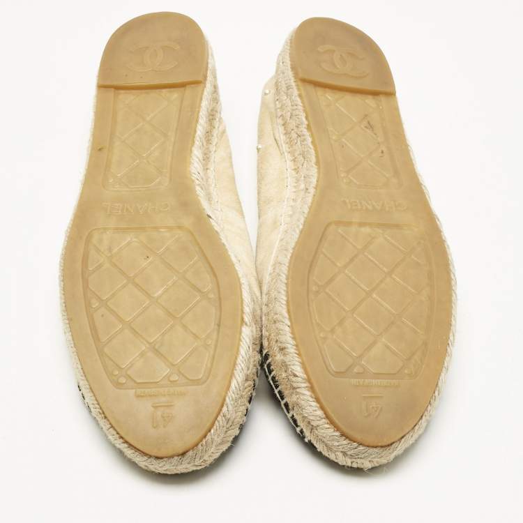 Pre Owned Chanel Beige/Black Suede CC Cap Toe Faux Pearl Embellished Espadrilles Flats Size 41
